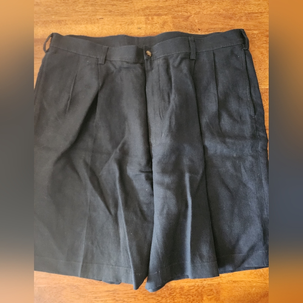 Jos A Bank Travelers Collection 100% Linen Shorts Mens Size 40 Navy Blue Pleated